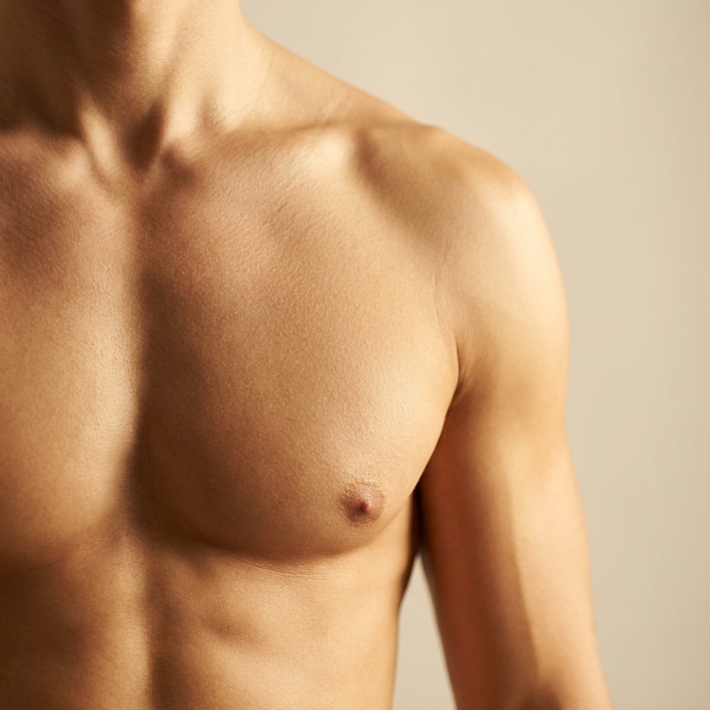 Smooth hair-free chest after laser hair removal for men in Dubai